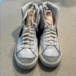 Nike Blazer Mids white and black